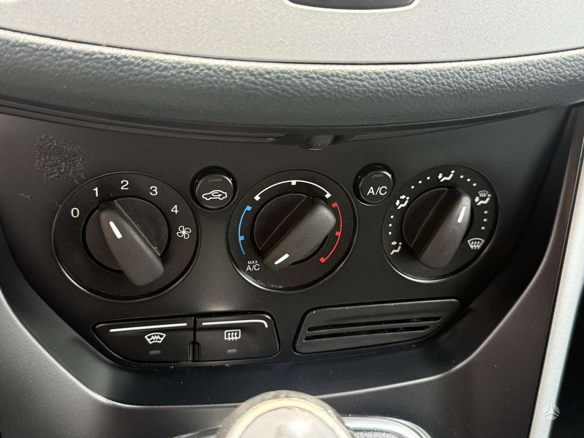 Ford C-MAX 2014 — photo 12