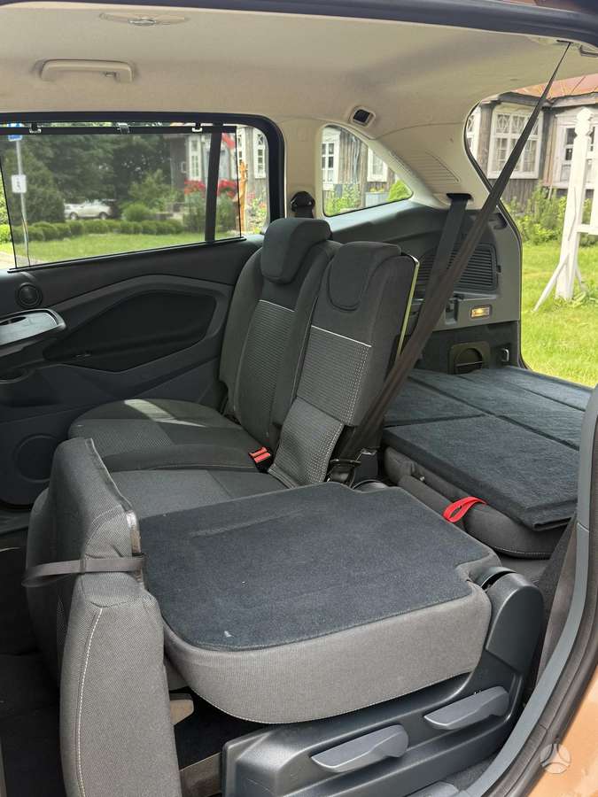 Ford C-MAX 2014 — photo 27