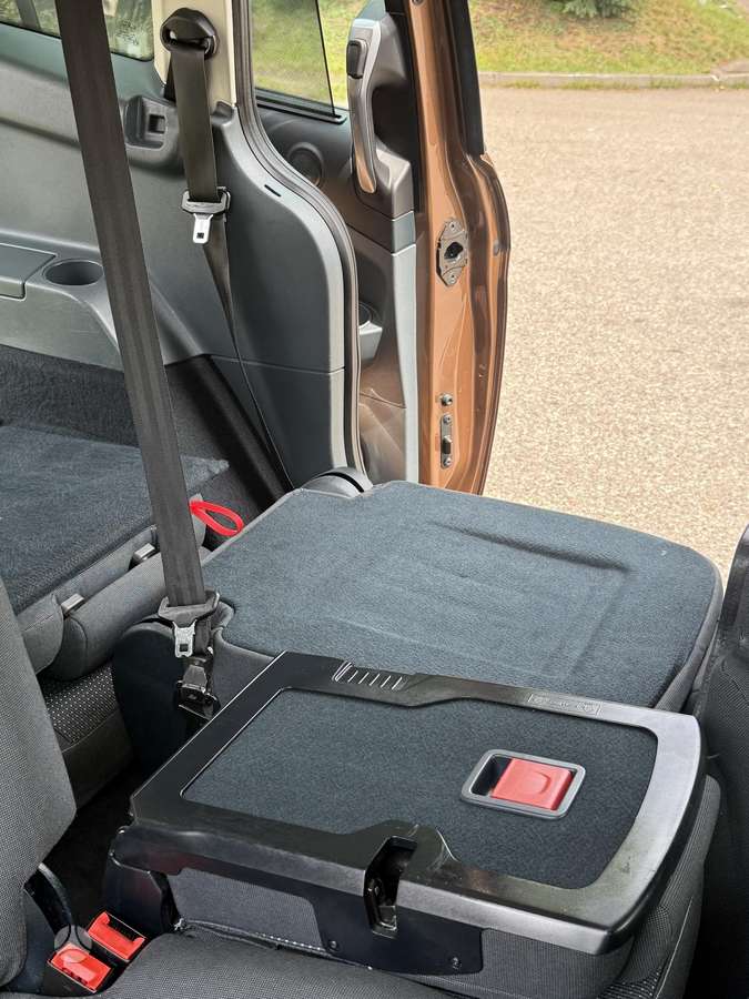 Ford C-MAX 2014 — photo 28