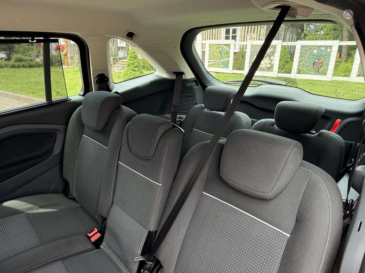 Ford C-MAX 2014 — photo 31