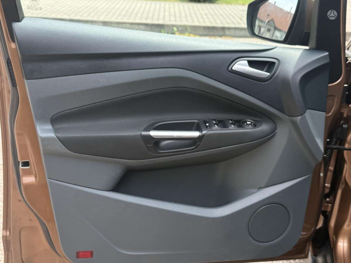 Ford C-MAX 2014 — photo 37