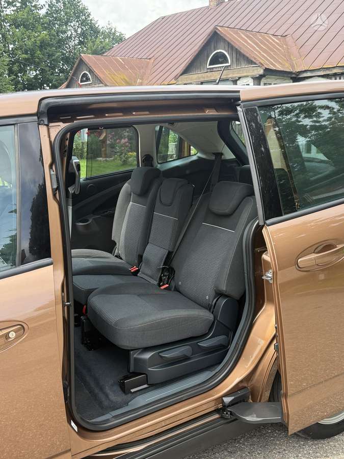 Ford C-MAX 2014 — photo 39