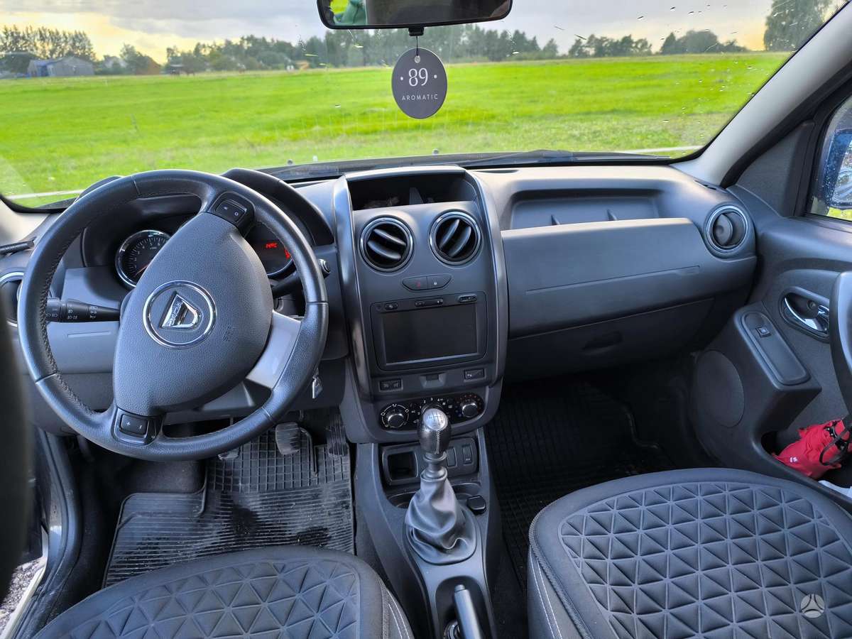 Dacia Duster 2014 — interior