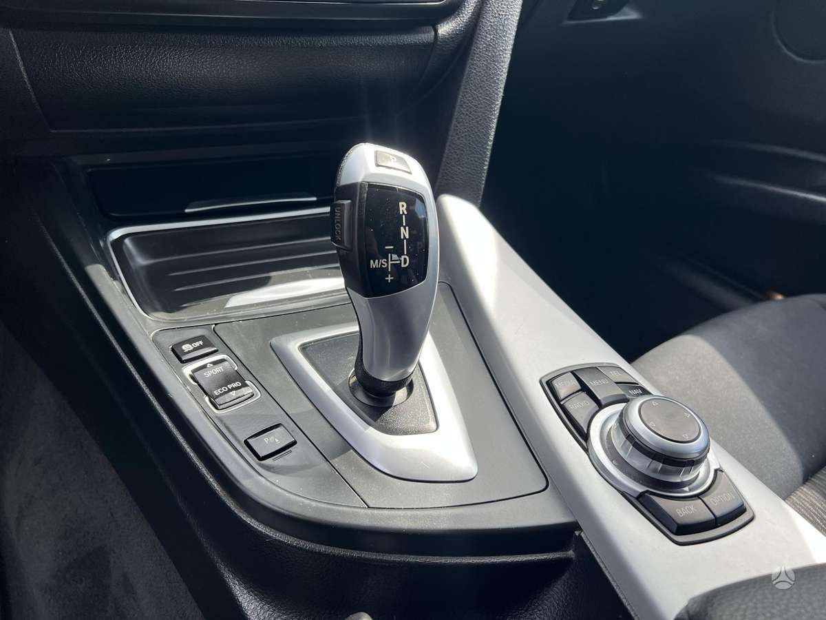 BMW 320 2013 — photo 14