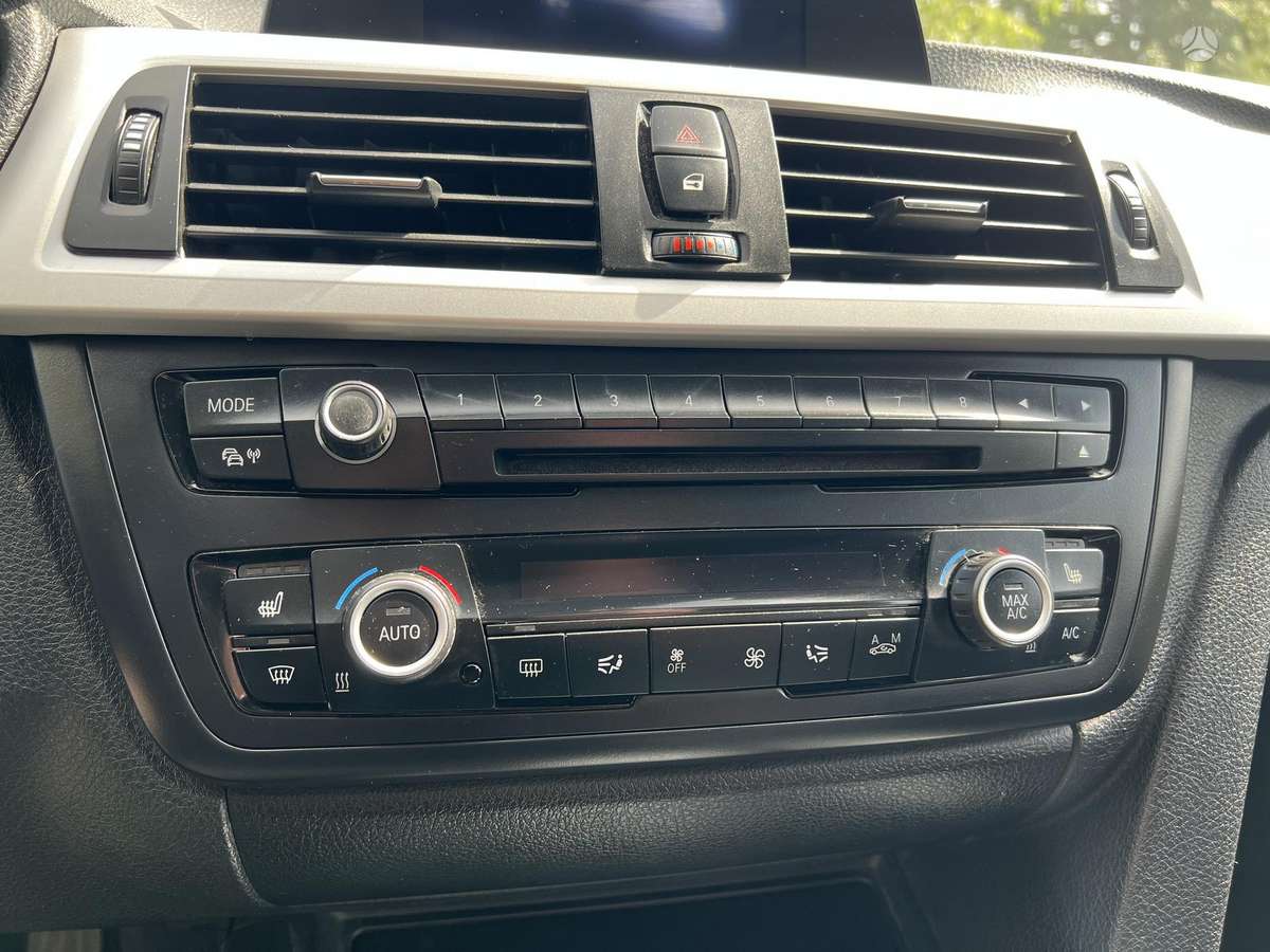 BMW 320 2013 — photo 15