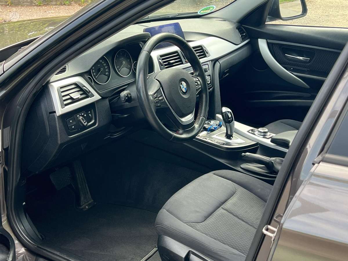 BMW 320 2013 — photo 7