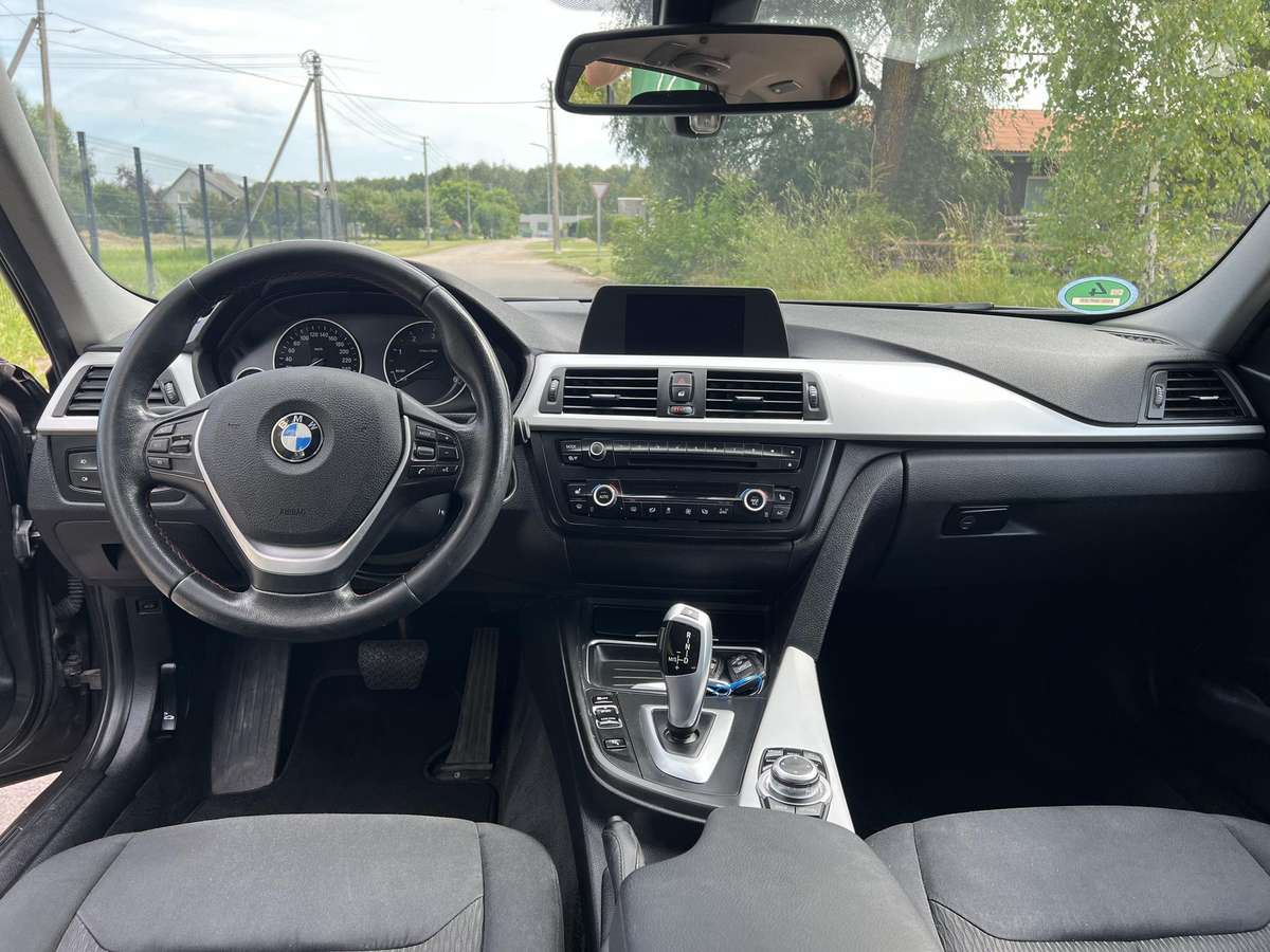 BMW 320 2013 — photo 8