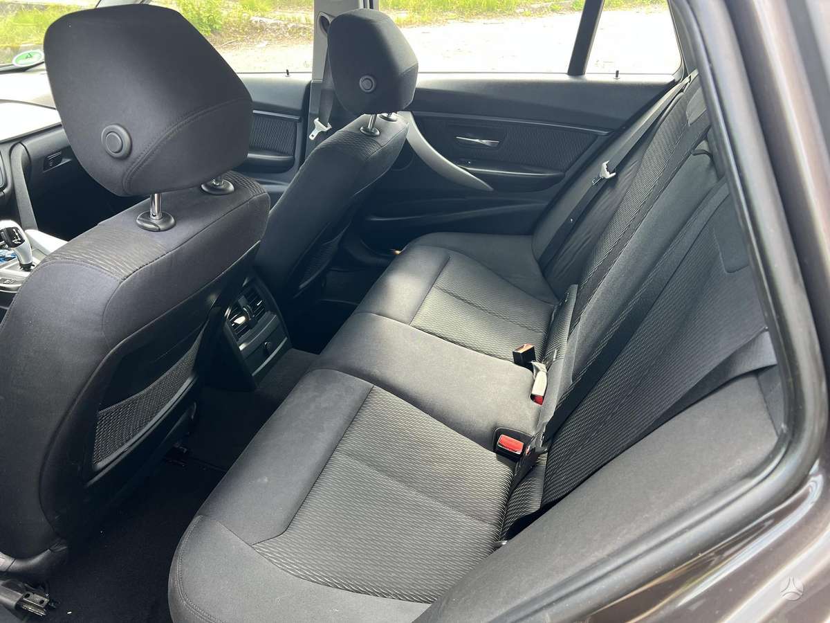 BMW 320 2013 — photo 9