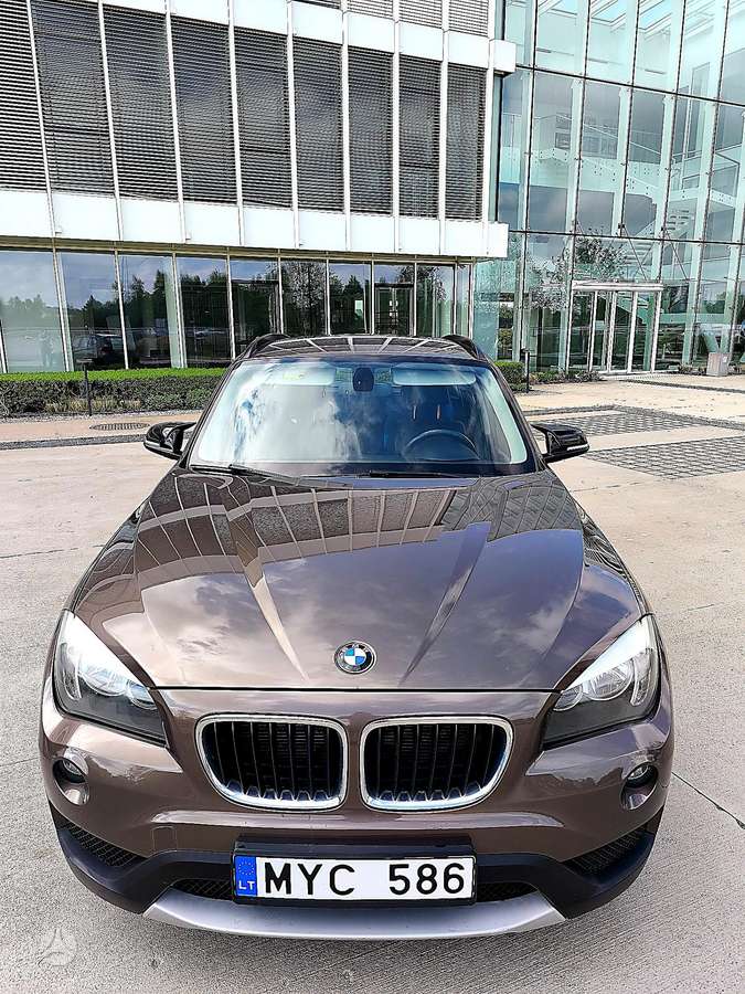 BMW X1 2013 — салон
