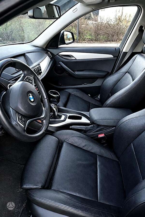 BMW X1 2013 — фото 9