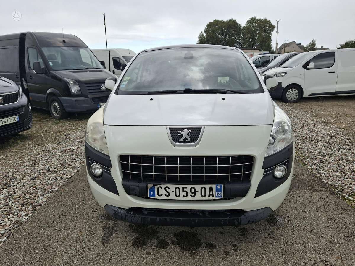 Peugeot 3008 2013 — rear view