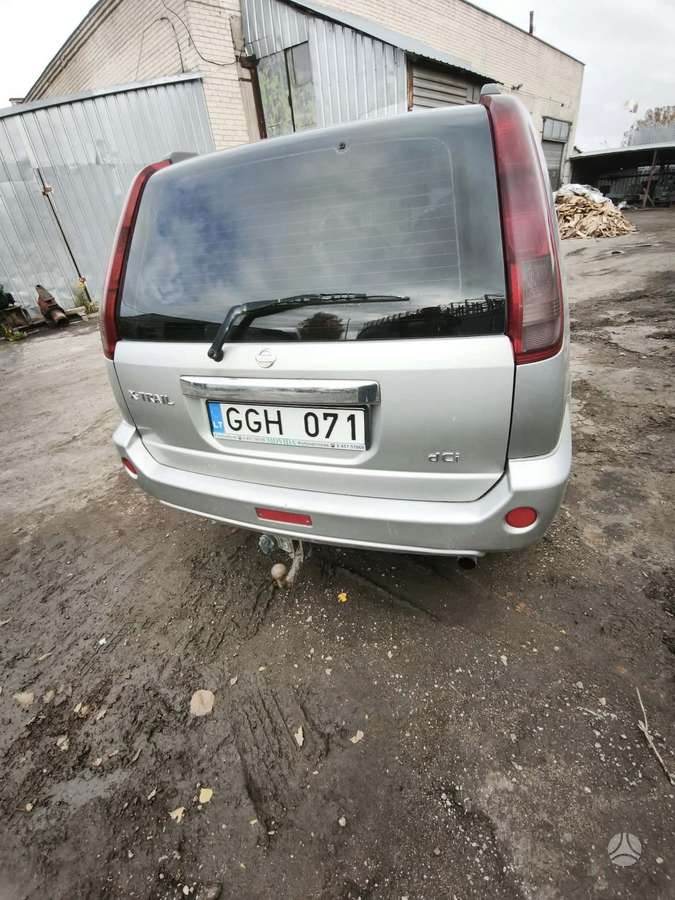 Nissan X-Trail 2004 — engine 2184 cm³, 136 HP (100kW)