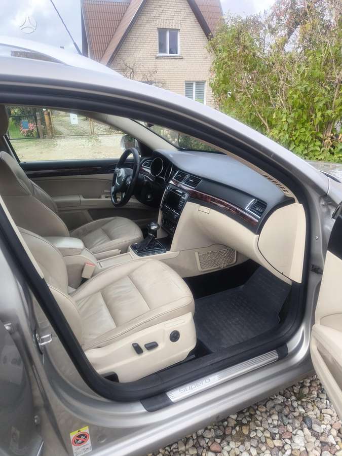Skoda Superb 2010 — photo 12