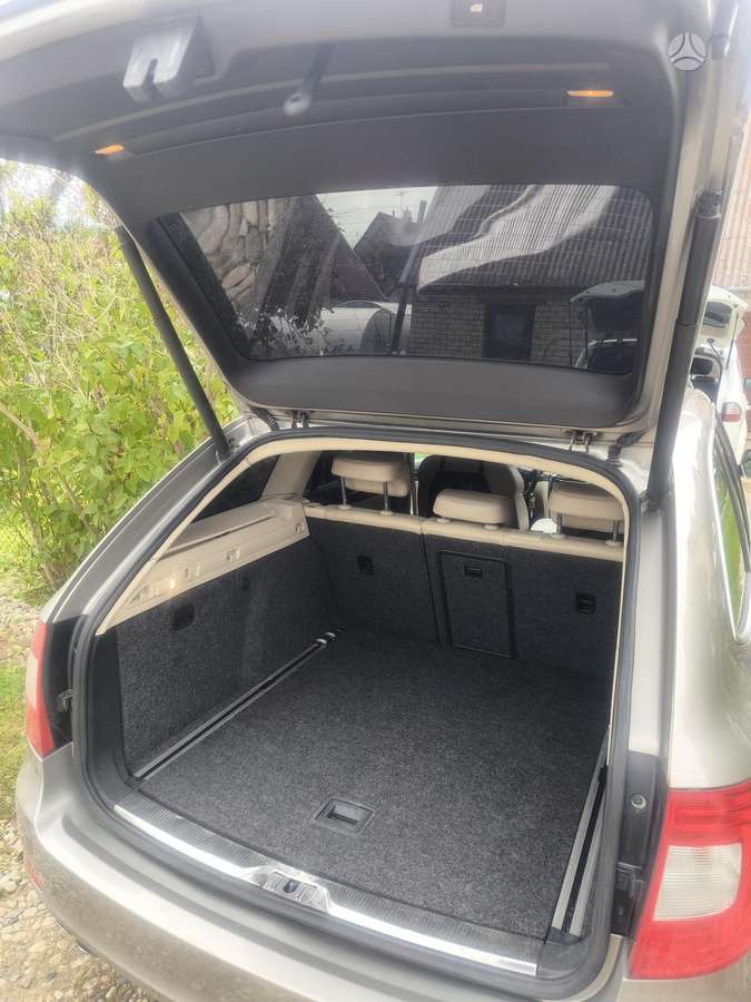 Skoda Superb 2010 — photo 19