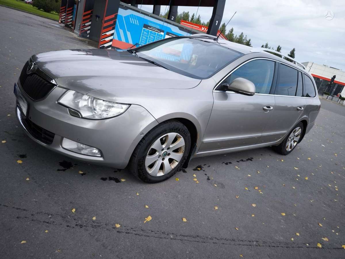 Skoda Superb 2010 — photo 6
