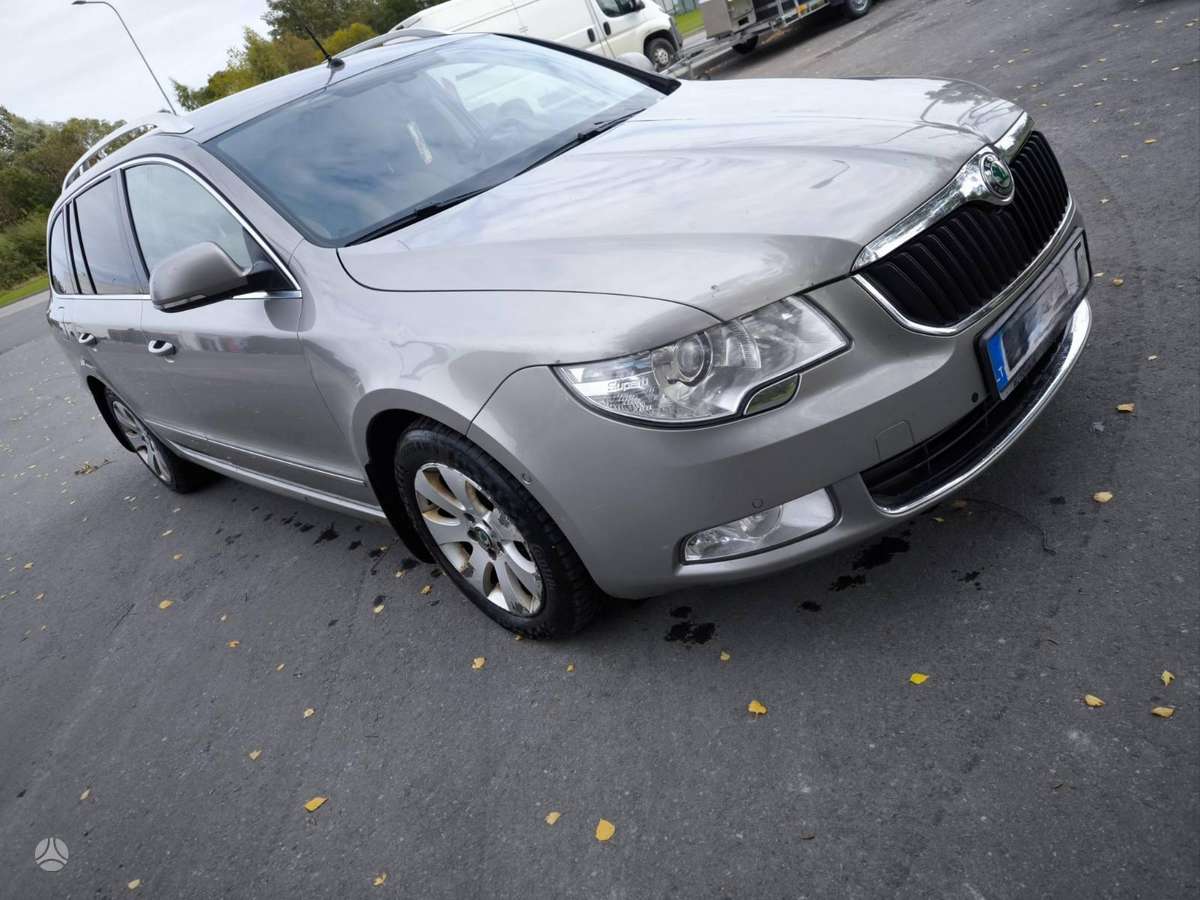 Skoda Superb 2010 — photo 7