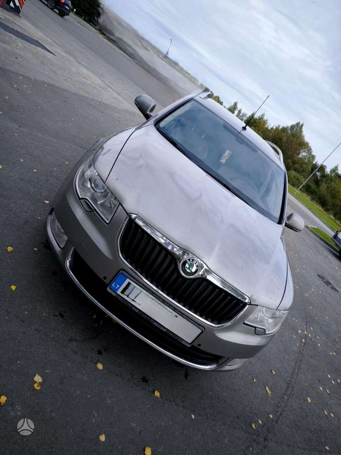 Skoda Superb 2010 — photo 8