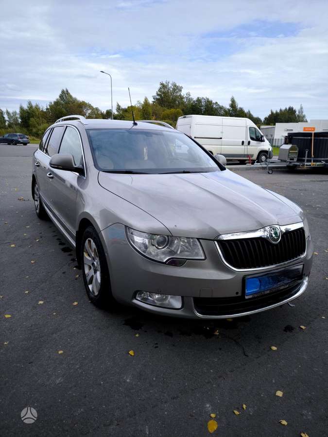 Skoda Superb 2010 — photo 9
