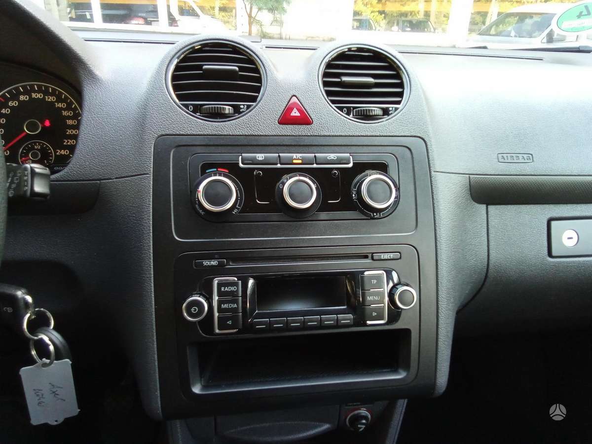 Volkswagen Caddy 2015 — photo 12