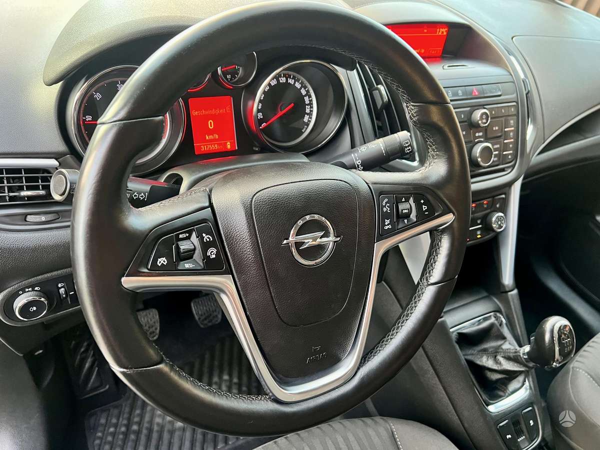 Opel Zafira 2012 — photo 13