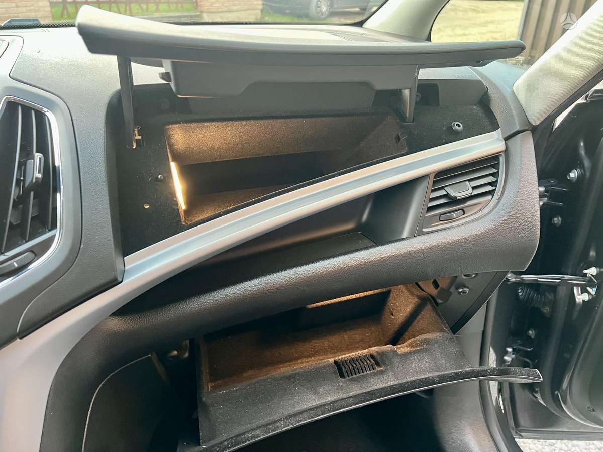 Opel Zafira 2012 — photo 17