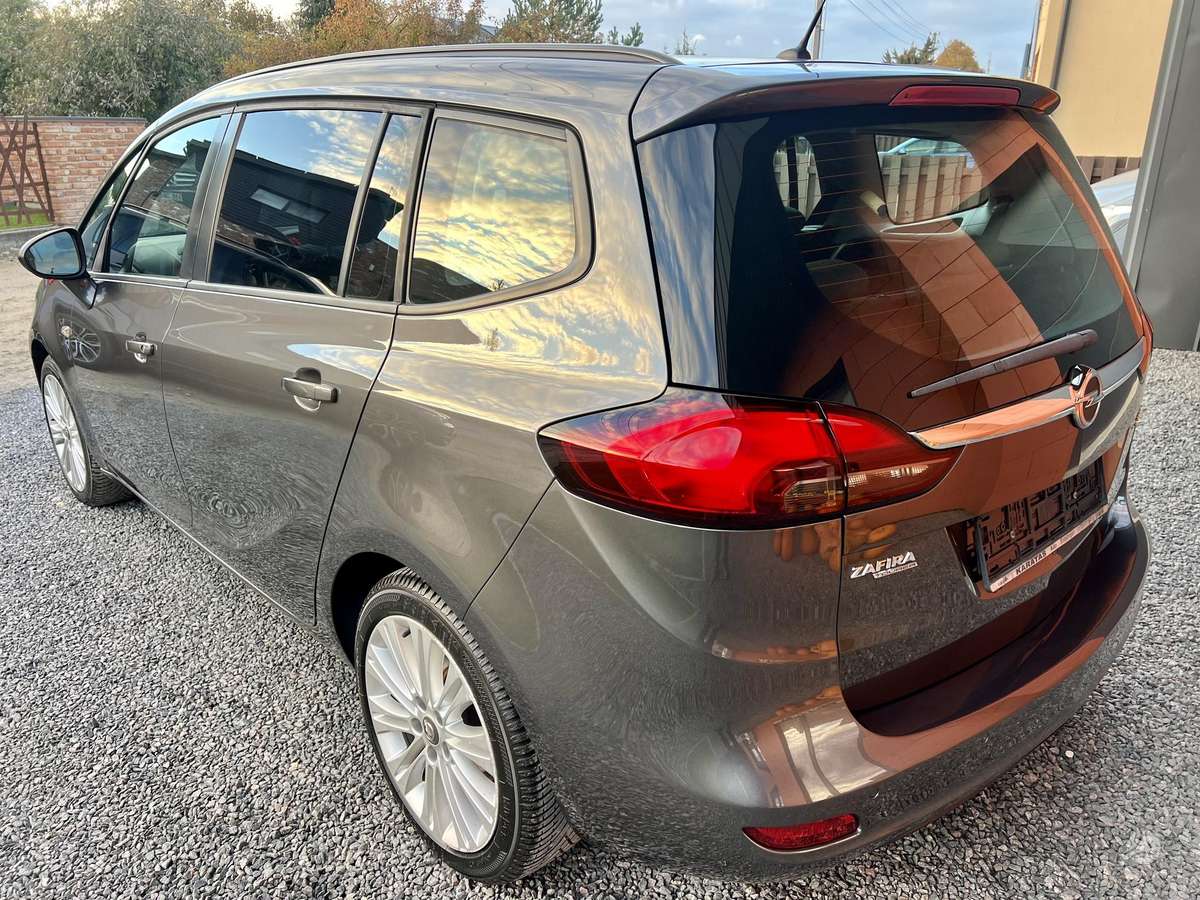 Opel Zafira 2012 — photo 8