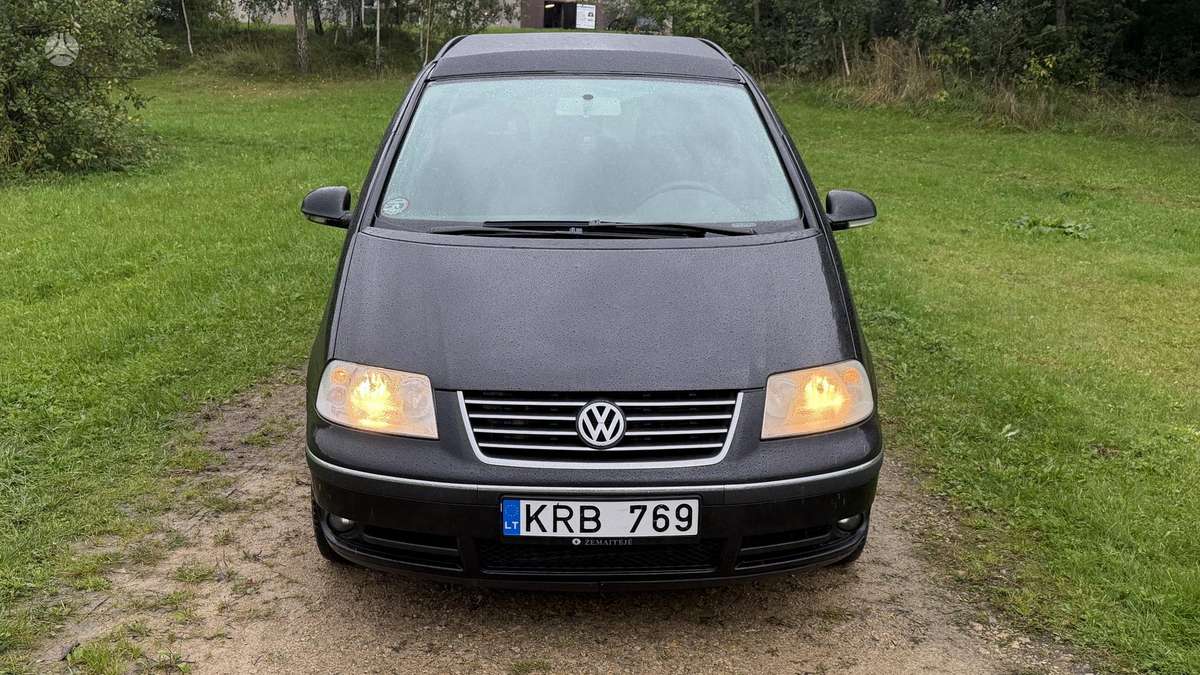 Volkswagen Sharan 2005 — rear view