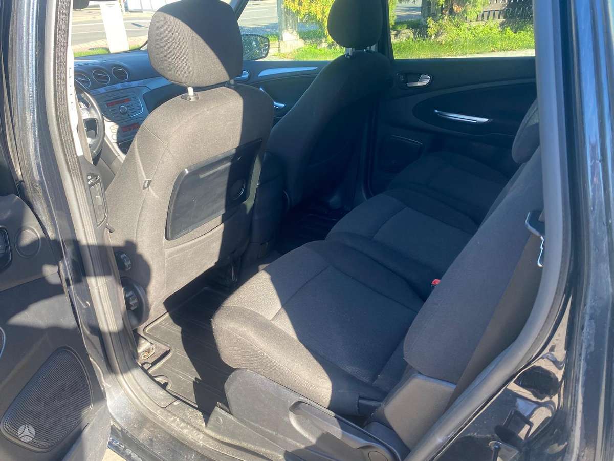 Ford C-MAX 2010 — photo 5
