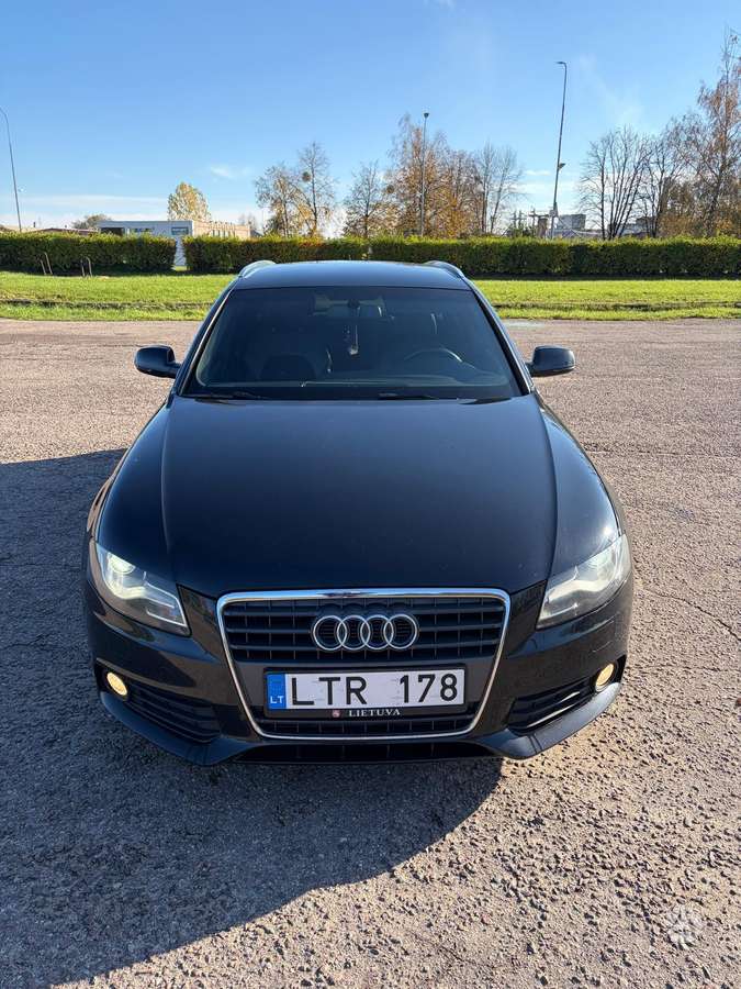 Audi A4 2010 — двигун 1968 cm³, 143 HP (105kW)