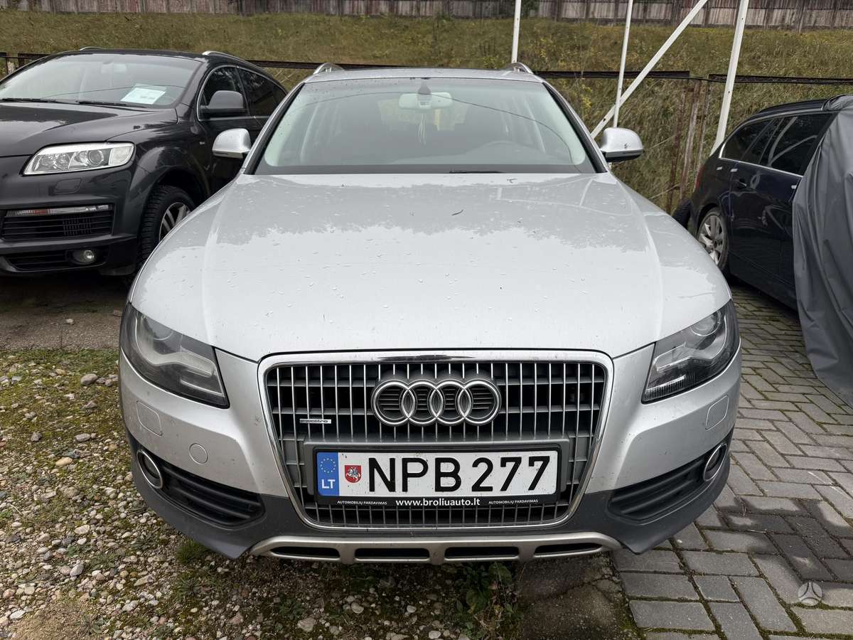 Audi A4 2009 — вигляд ззаду