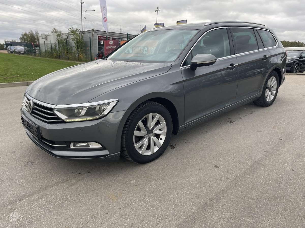 Volkswagen Passat 2015 — вигляд ззаду