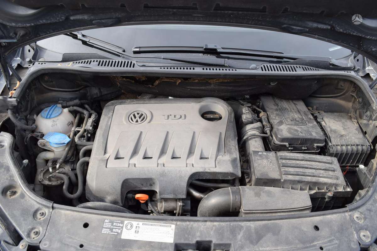 Volkswagen Touran 2010 — photo 20