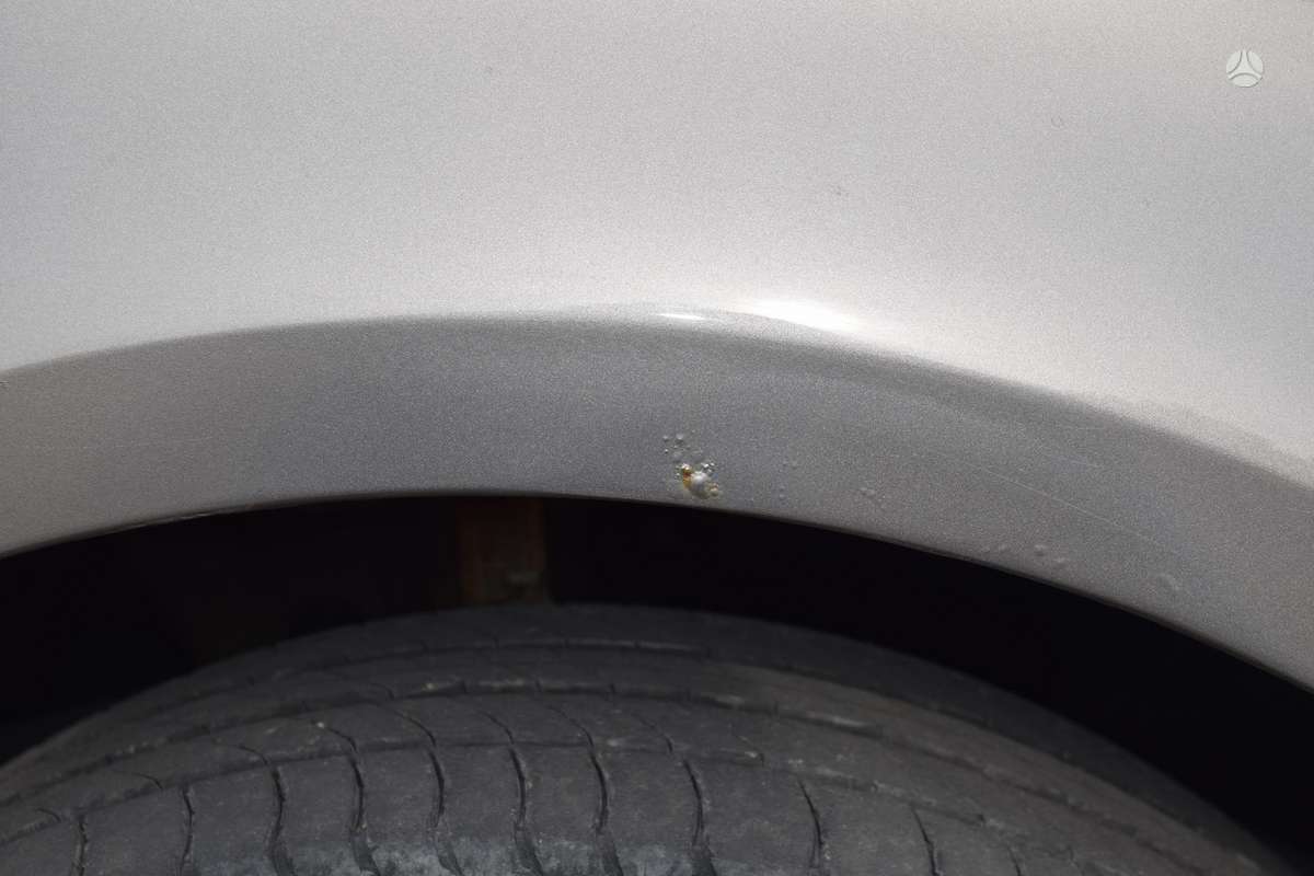 Volkswagen Touran 2010 — photo 22
