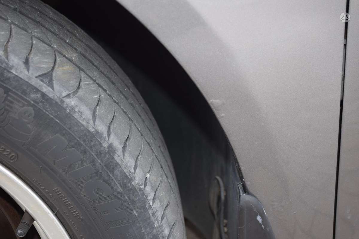 Volkswagen Touran 2010 — photo 23