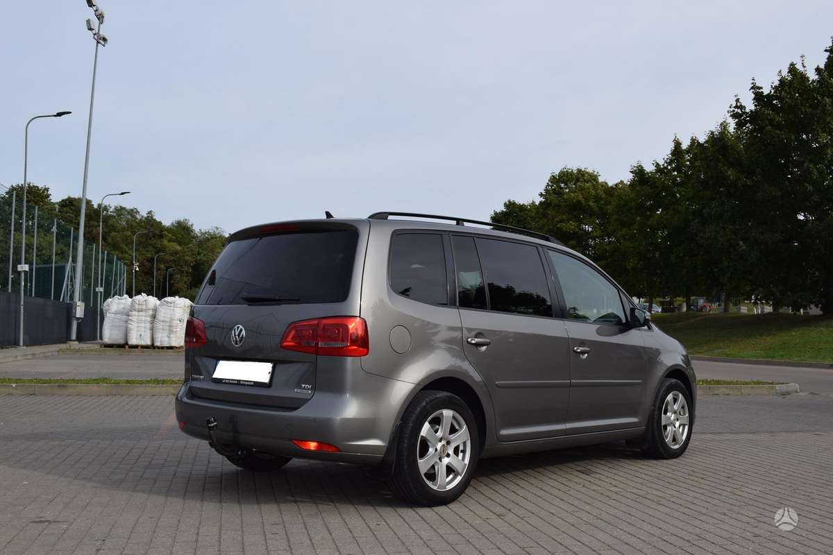 Volkswagen Touran 2010 — photo 7