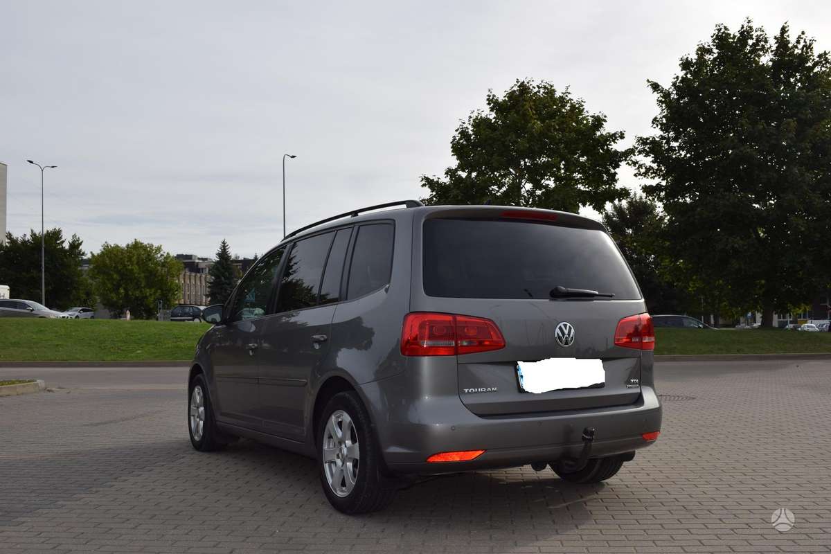 Volkswagen Touran 2010 — photo 8