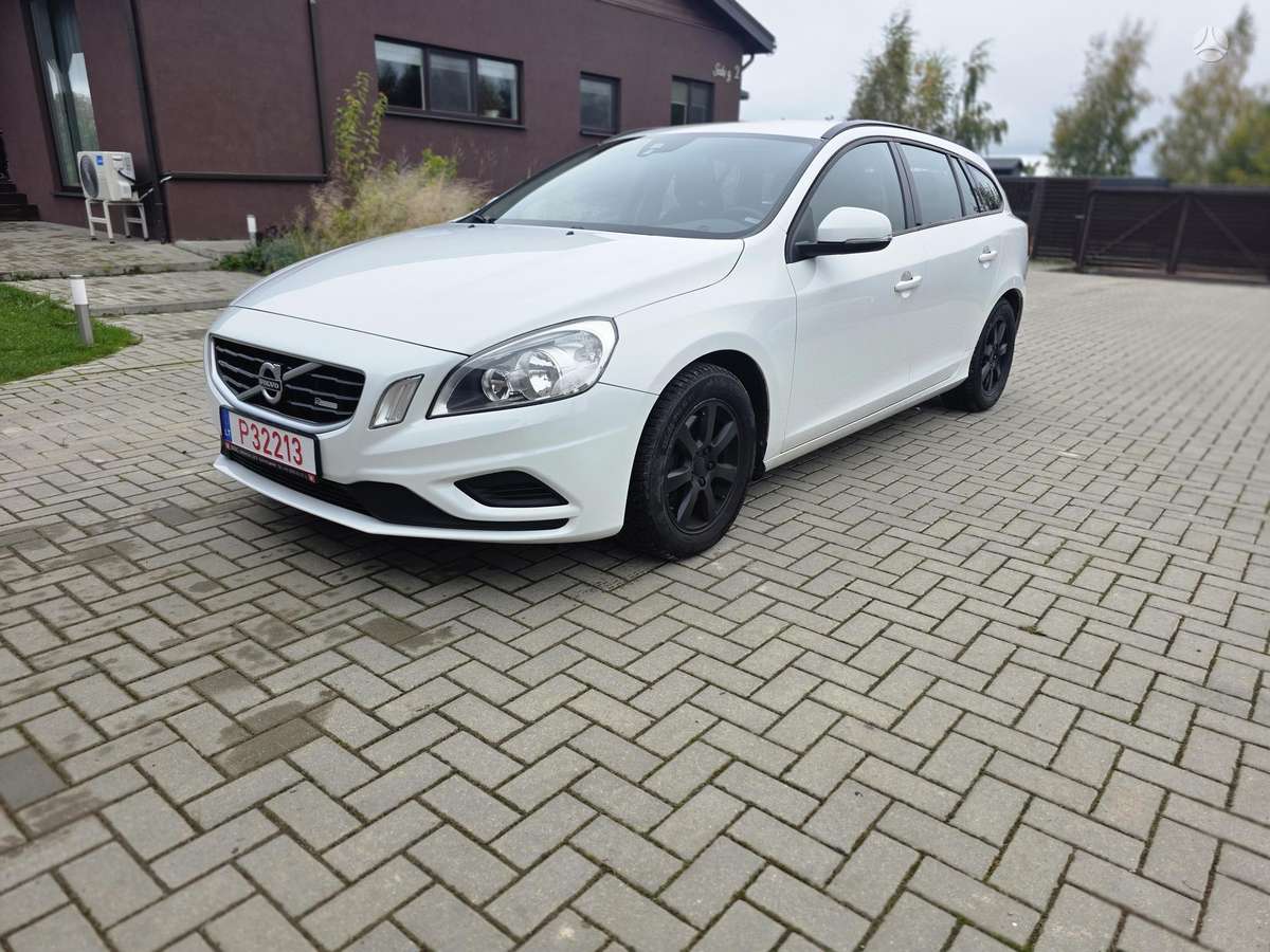 Volvo V60 2013 — вигляд ззаду