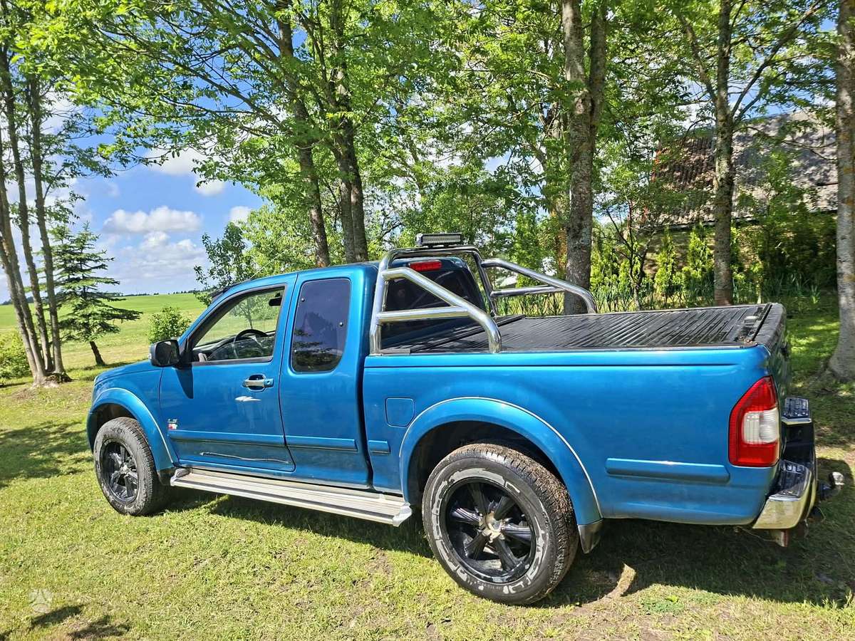 Isuzu Rodeo 2006 — двигун 2999 cm³, 131 HP (96kW)