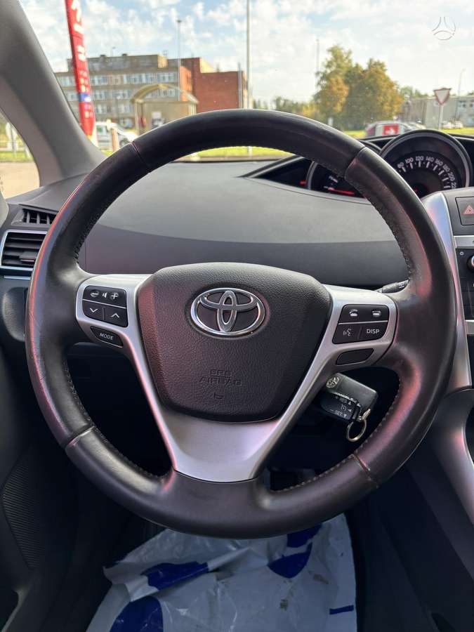 Toyota Verso 2014 — photo 17