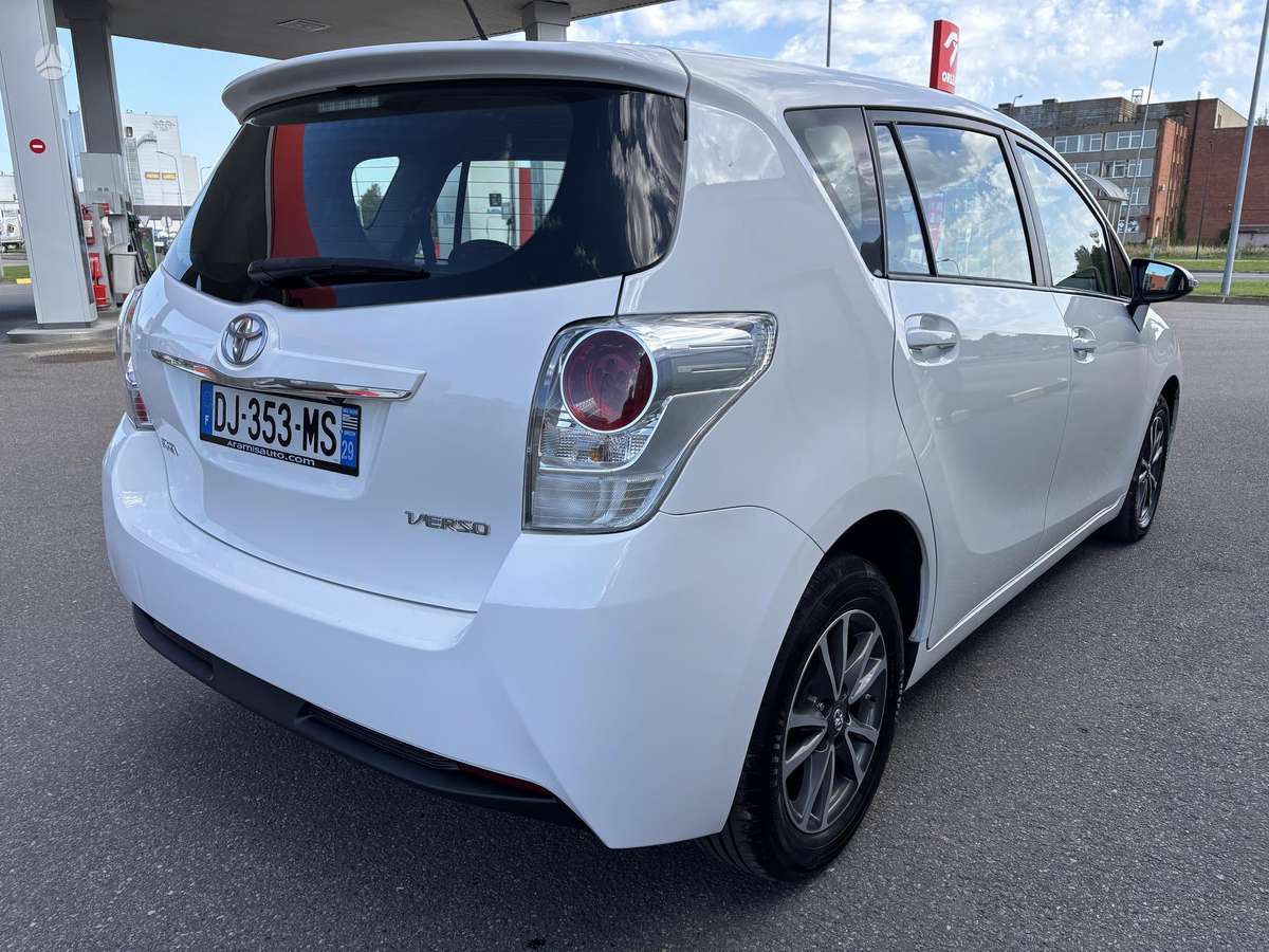 Toyota Verso 2014 — photo 22