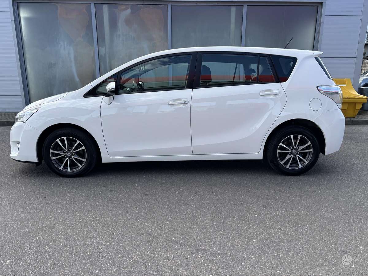 Toyota Verso 2014 — engine 1598 cm³, 111 HP (82kW)