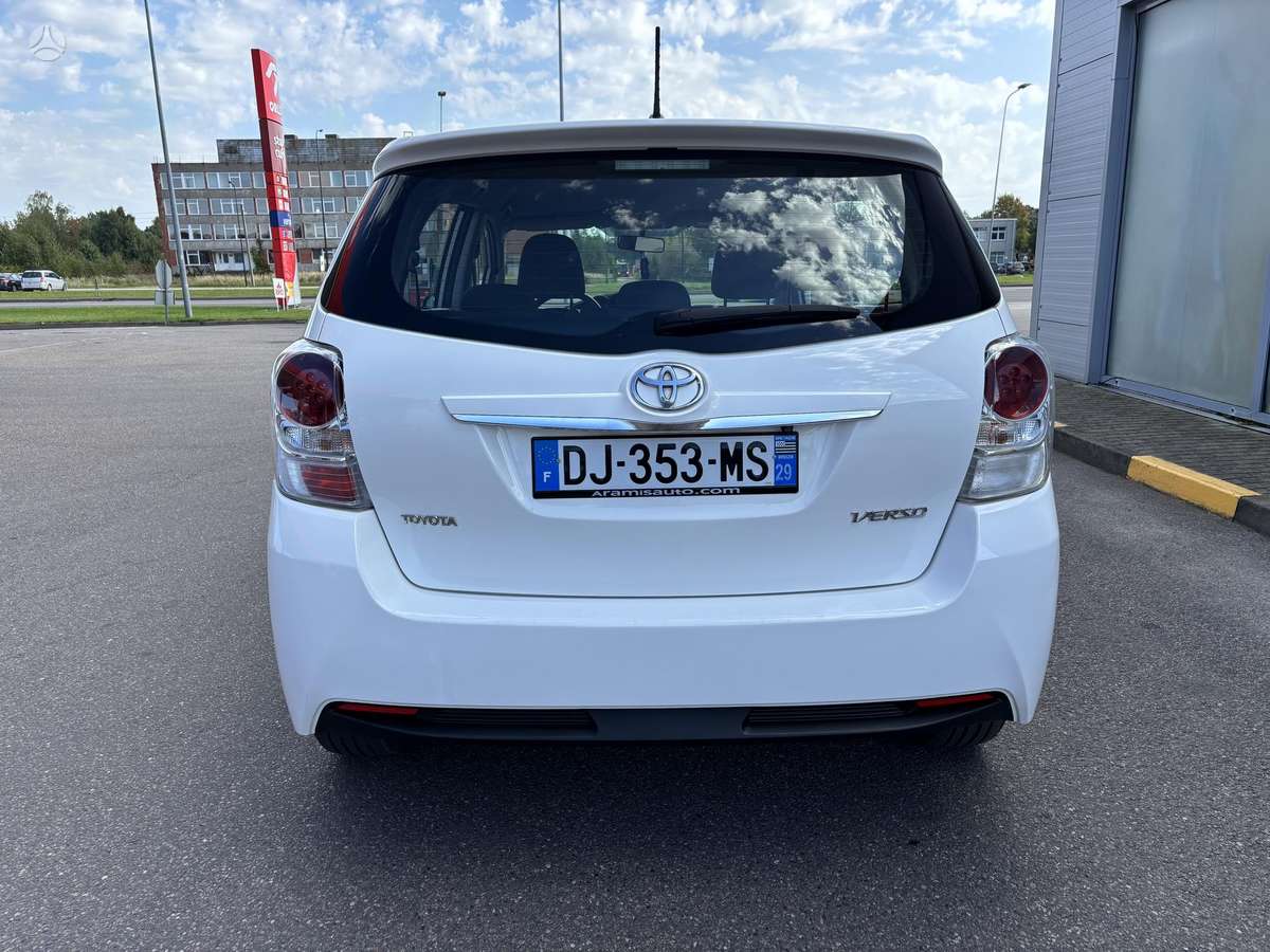 Toyota Verso 2014 — photo 8