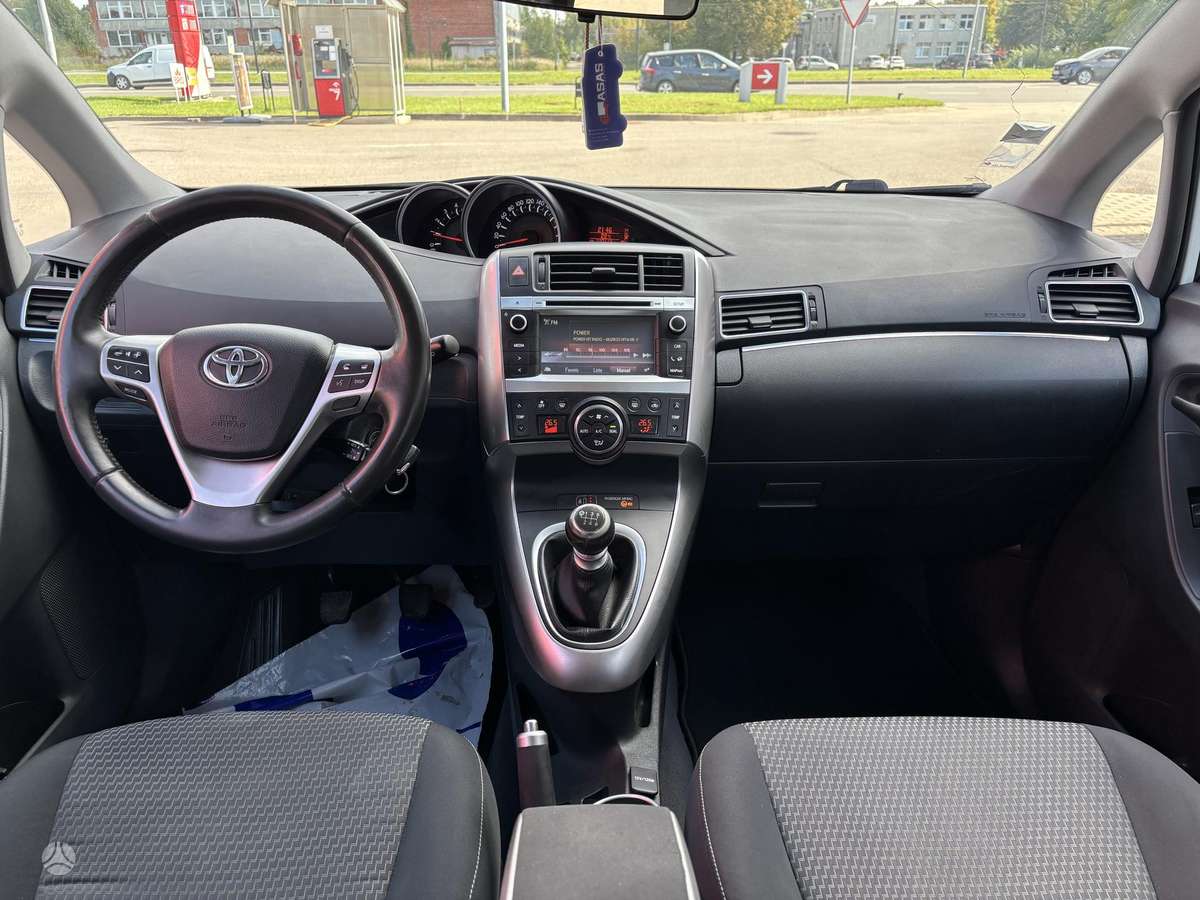 Toyota Verso 2014 — photo 9