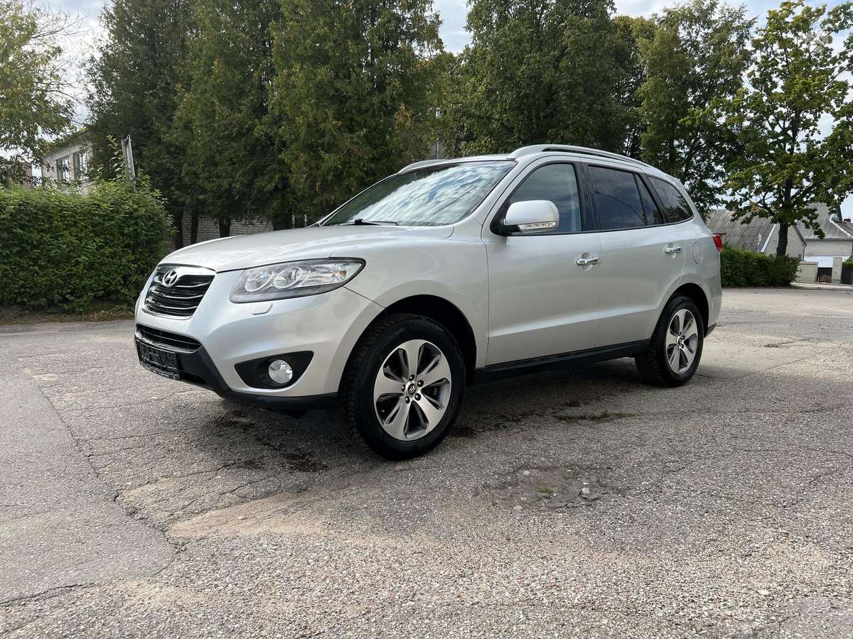 Hyundai Santa 2010 — вигляд ззаду