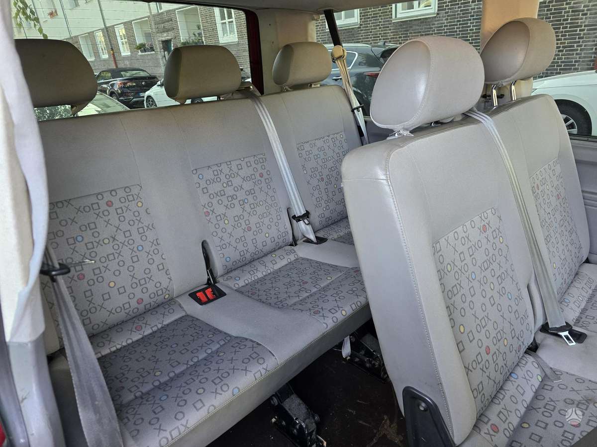 Volkswagen Transporter 2005 — photo 11