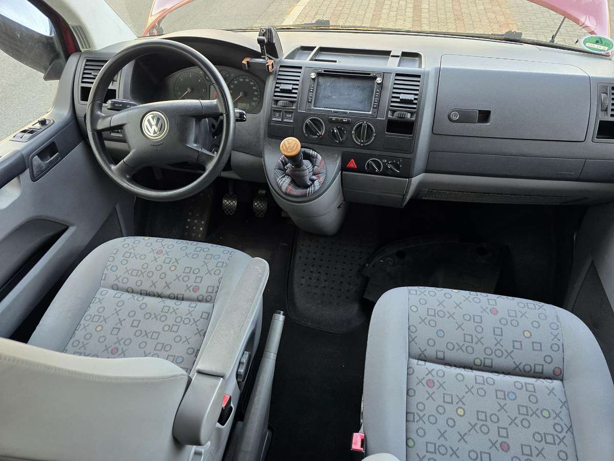 Volkswagen Transporter 2005 — photo 9