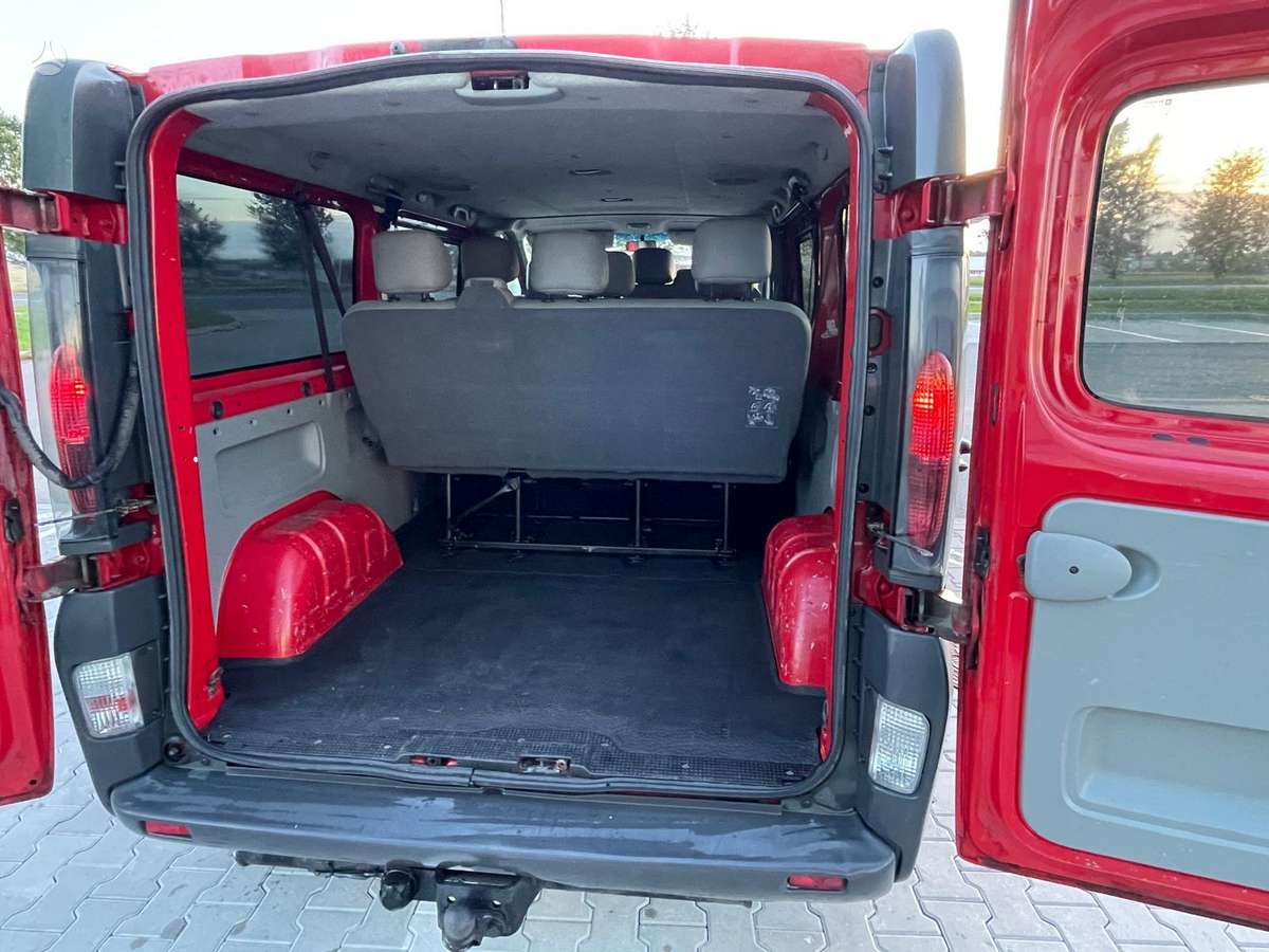 Opel Vivaro 2004 — photo 12