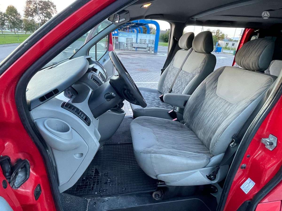 Opel Vivaro 2004 — photo 7