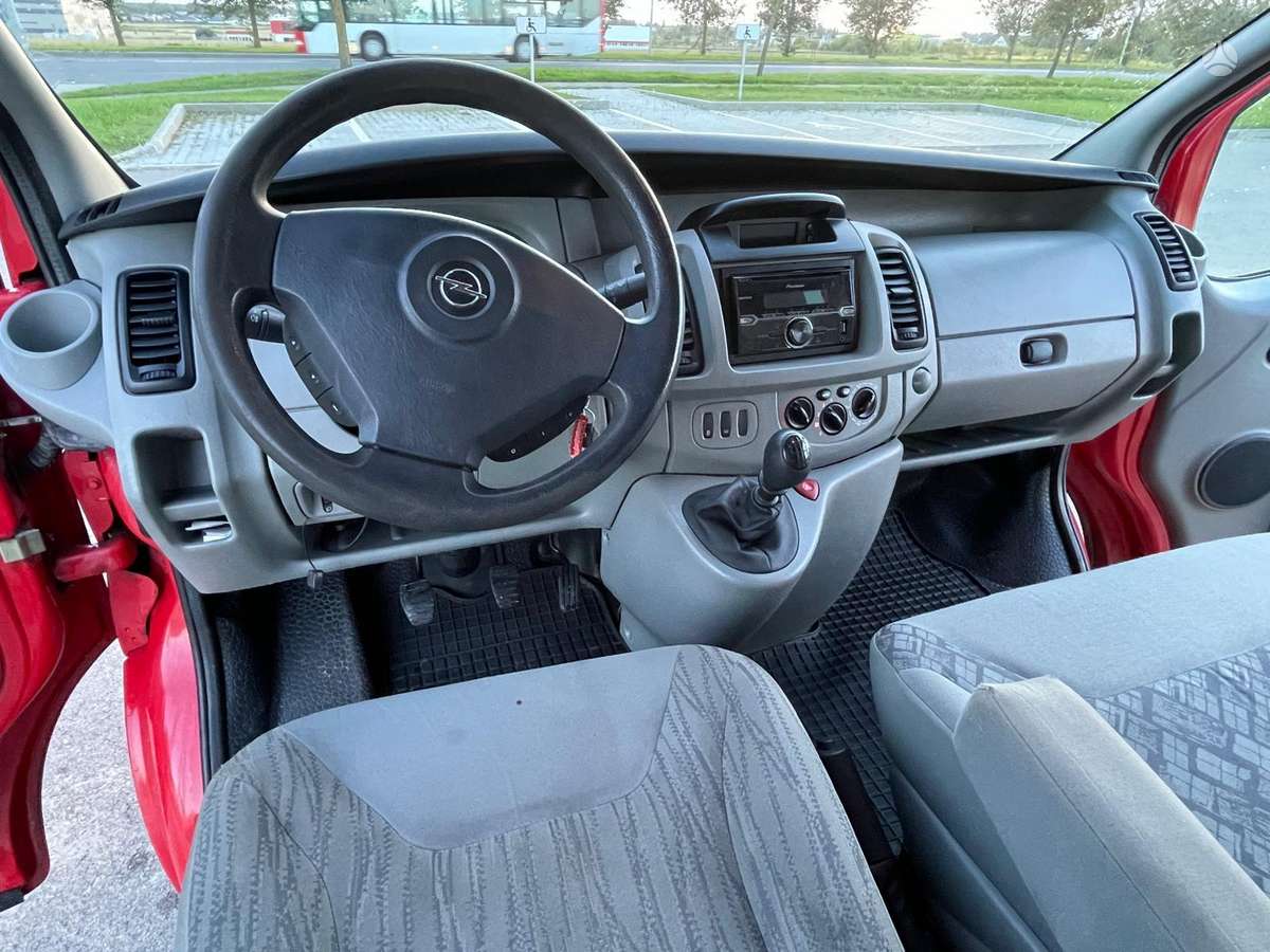 Opel Vivaro 2004 — photo 8