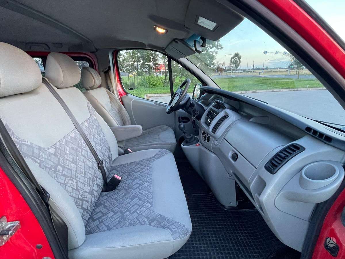 Opel Vivaro 2004 — photo 9